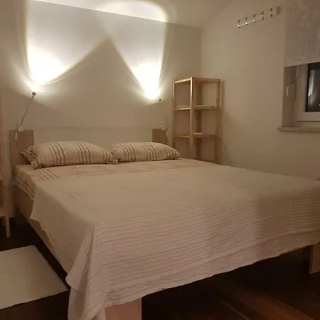 Miran Odmor U Srcu Pule! Iva 60m2. Apartment Pula