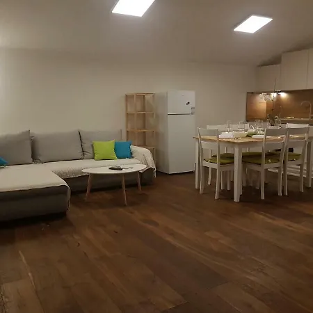 Miran Odmor U Srcu Pule! Iva 60m2. * Pula