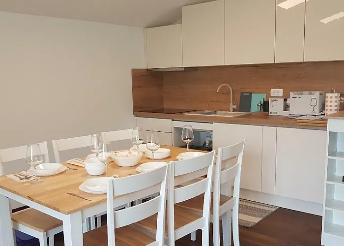 Miran Odmor U Srcu Pule! Iva 60m2. * Póla